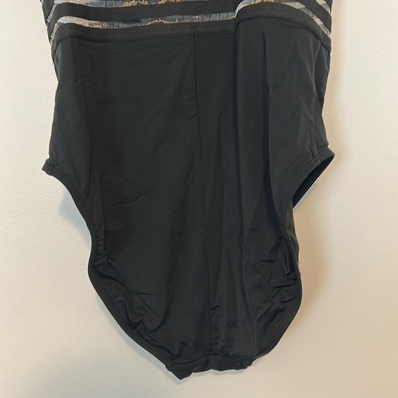 Hilor Women’s Black One-Piece Swimsuit, Medium - Picture 9 of 12